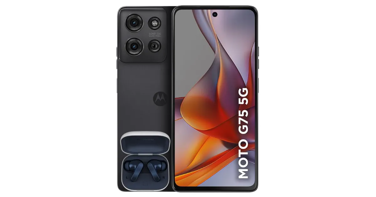 Renderização conceitual de um smartphone fictício, o "Moto G75 5G", junto com um par de fones de ouvido sem fio. O celular, na cor preta, tem quatro câmeras traseiras e está exibido de frente e de costas.
